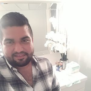 Meet your Posher, Manolo